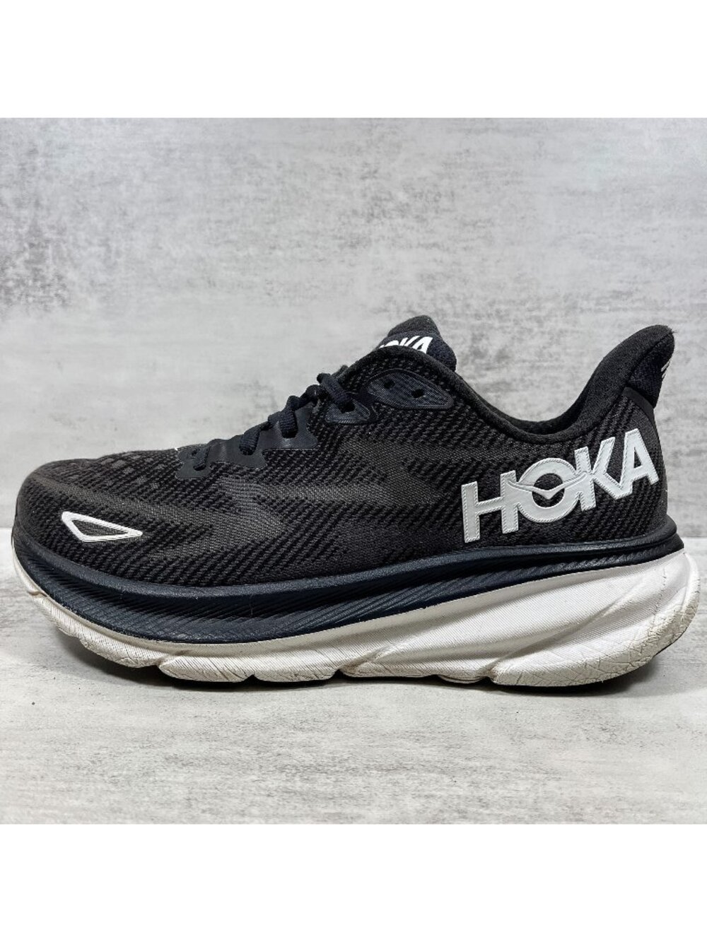 Hoka One One Clifton 9 Running Shoes - Women's Size 10 - Black